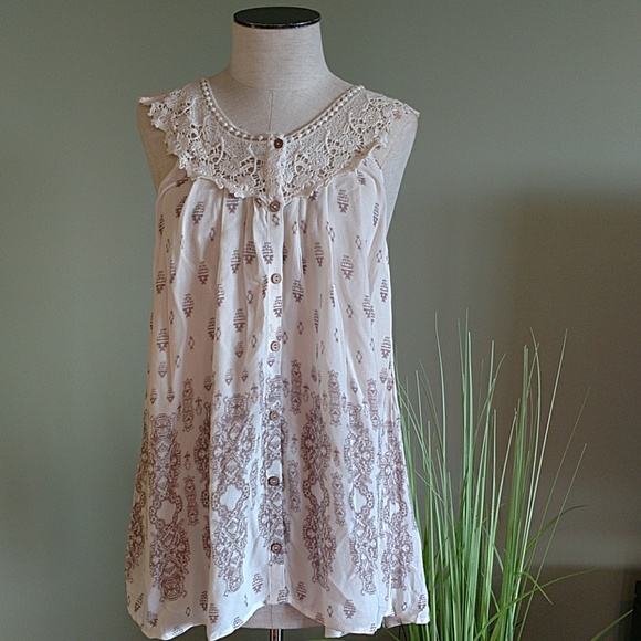 Blu Pepper Tops - NWT!  Blu Pepper Sleeveless Crochet Swing Top
